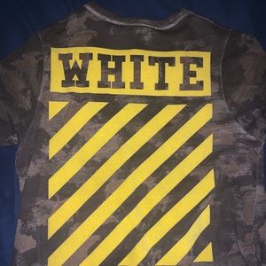 Off-white t-shirt size S